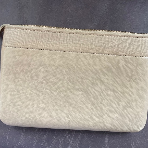 Tory Burch Robinson Saffiano Reva Clutch - Picture 2 of 4